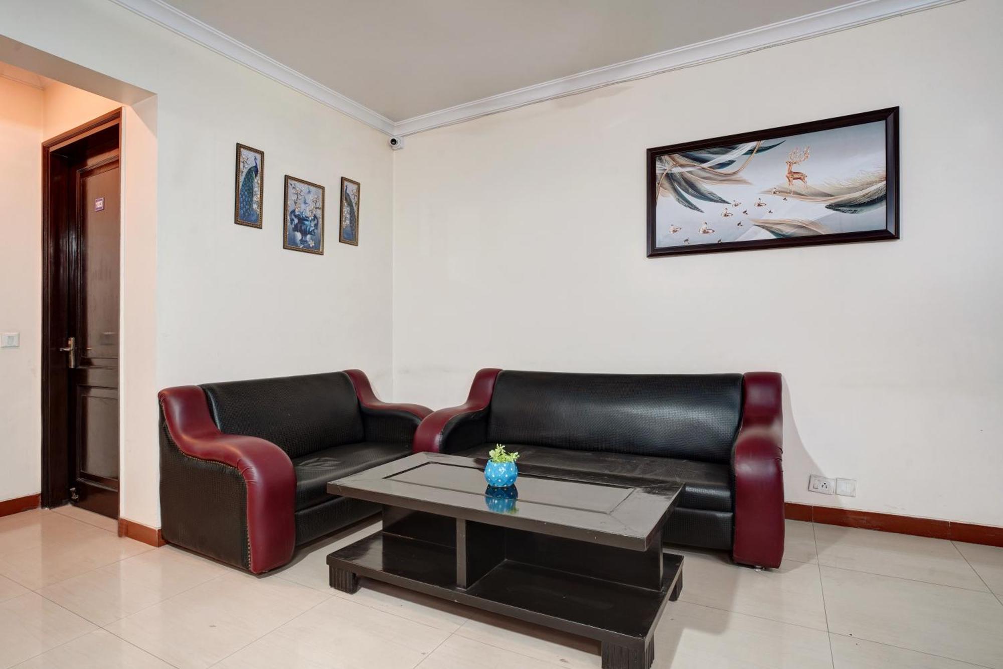 Nexhub Stay - Huda City Centre Gurgaon Buitenkant foto