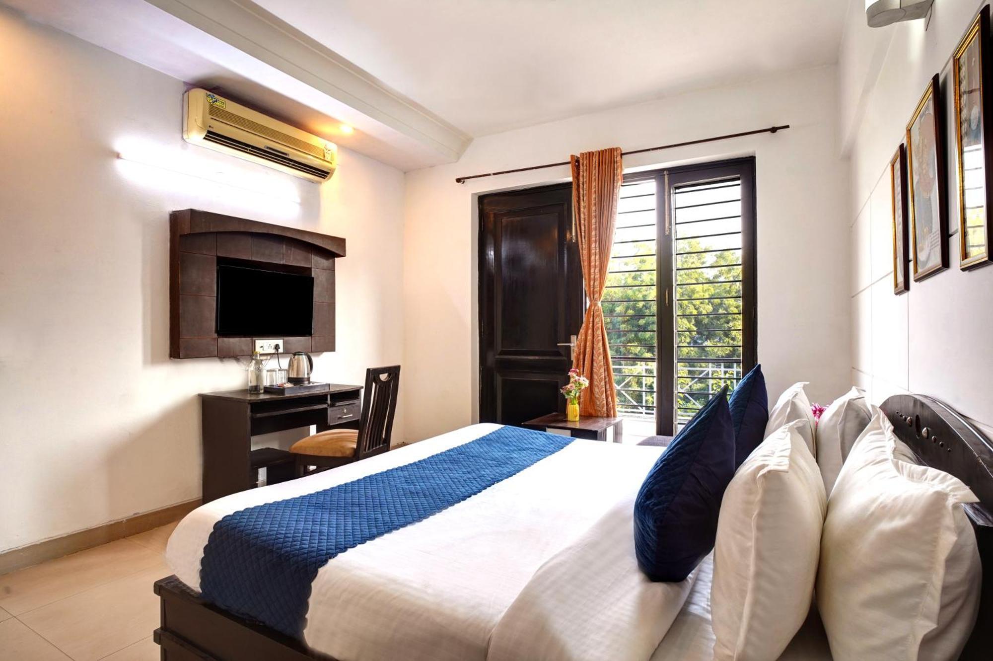 Nexhub Stay - Huda City Centre Gurgaon Buitenkant foto