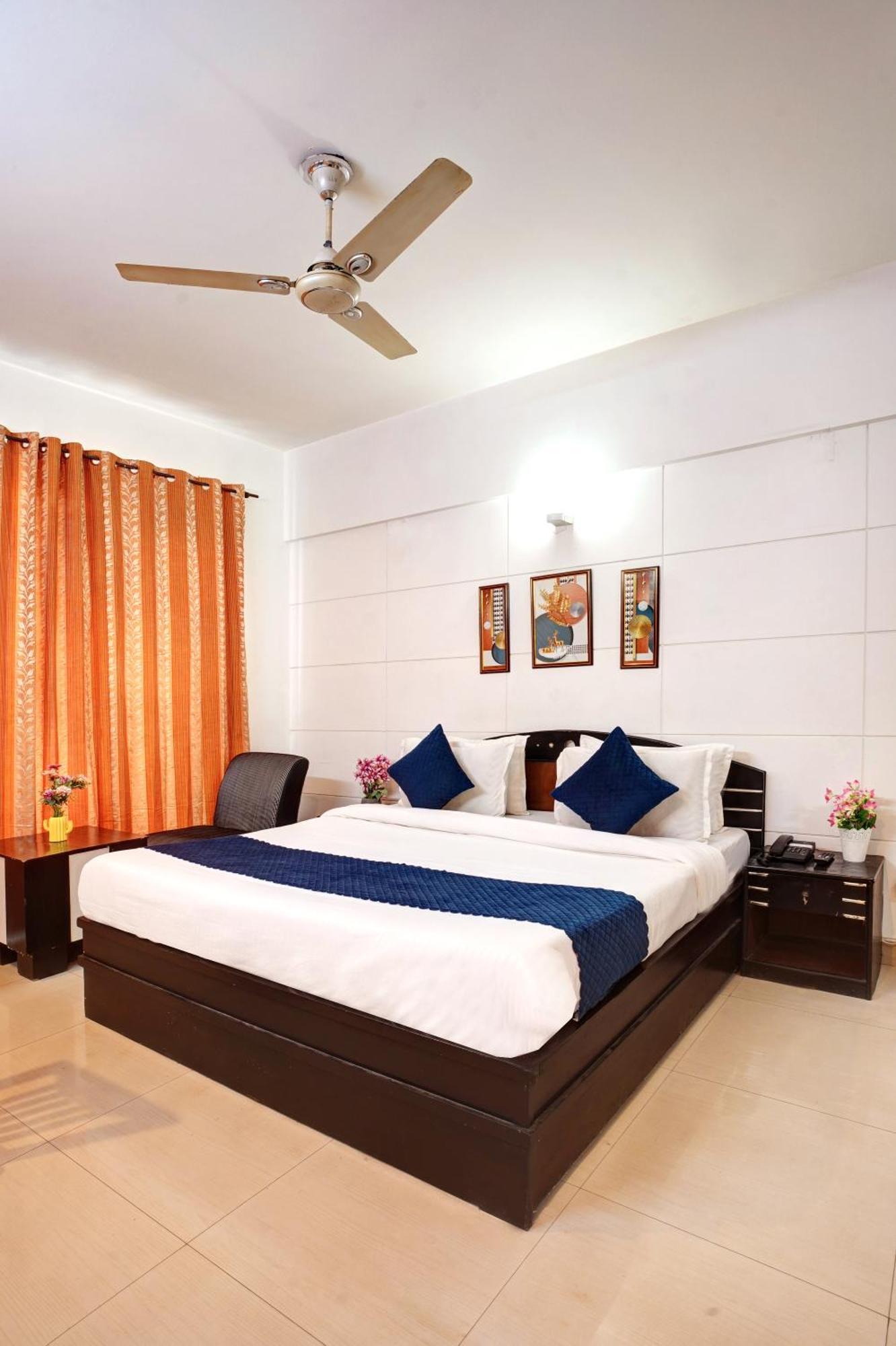 Nexhub Stay - Huda City Centre Gurgaon Buitenkant foto