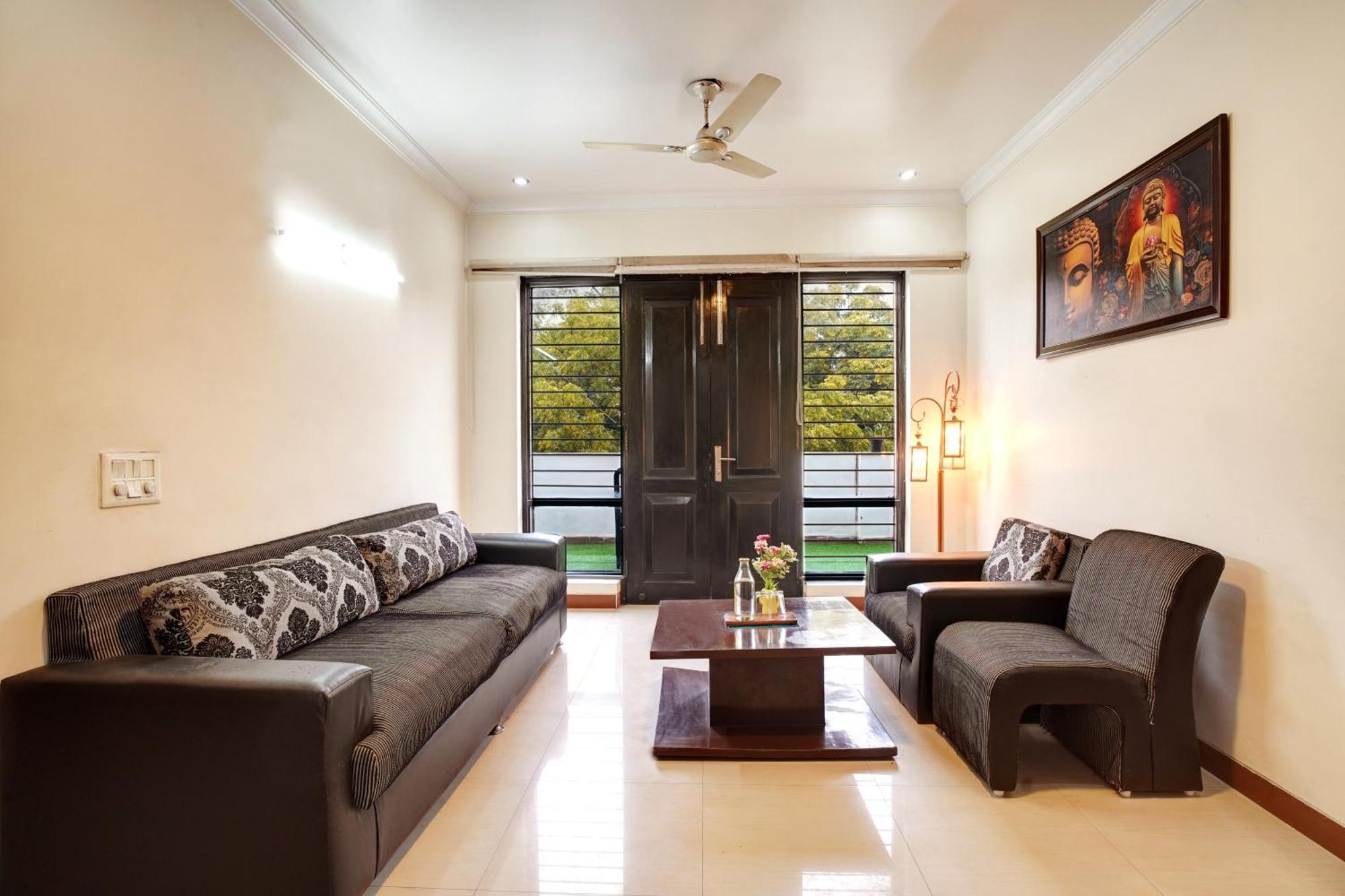 Nexhub Stay - Huda City Centre Gurgaon Buitenkant foto