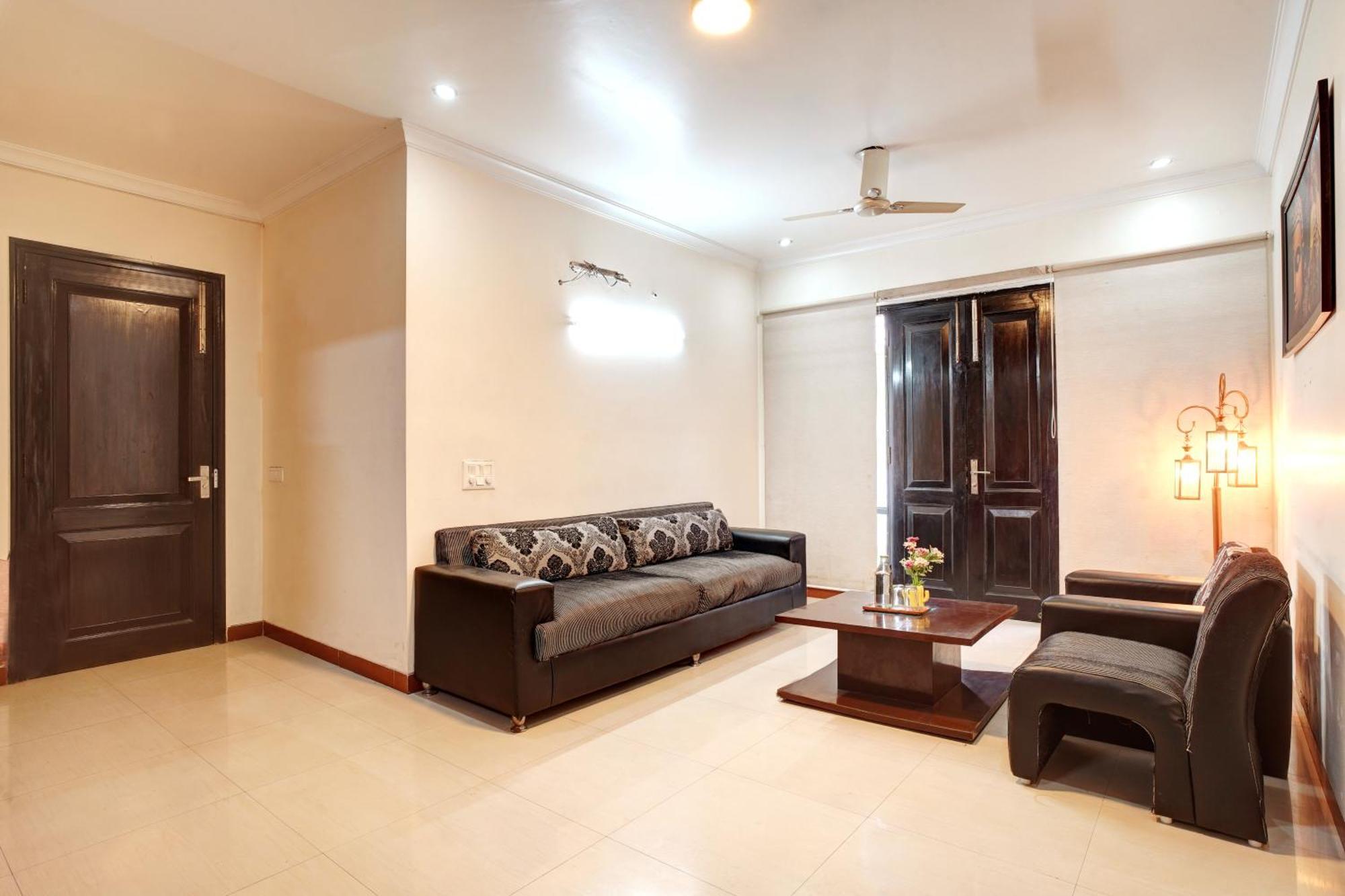 Nexhub Stay - Huda City Centre Gurgaon Buitenkant foto