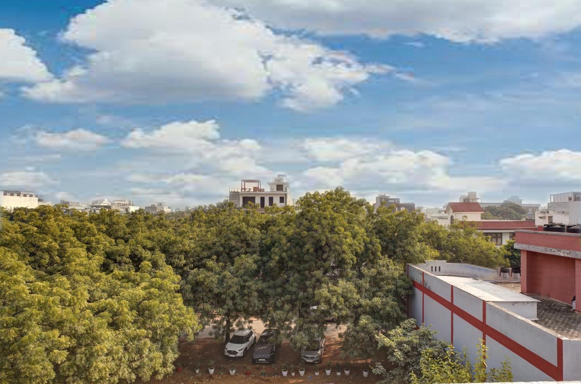 Nexhub Stay - Huda City Centre Gurgaon Buitenkant foto