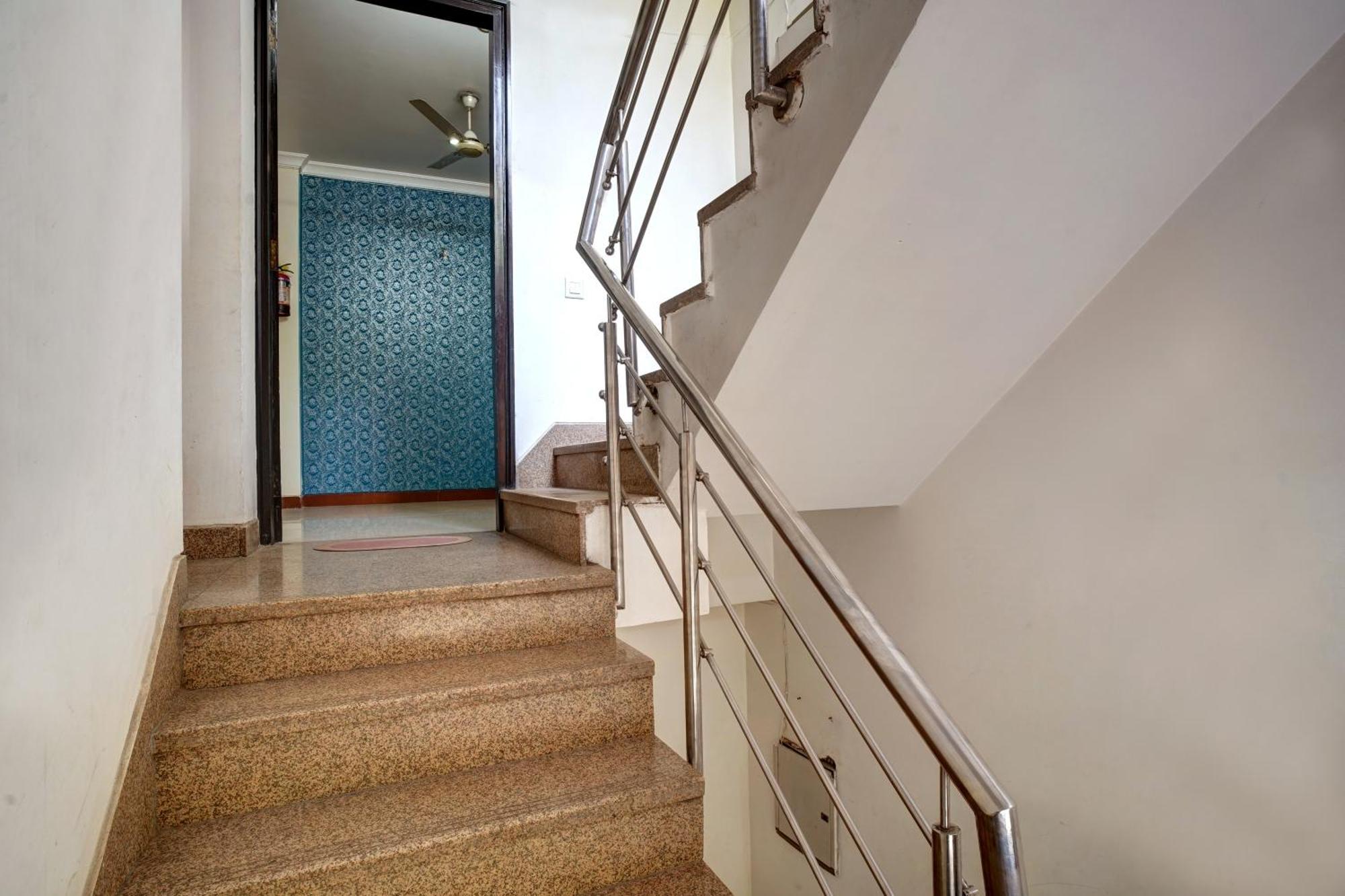 Nexhub Stay - Huda City Centre Gurgaon Buitenkant foto