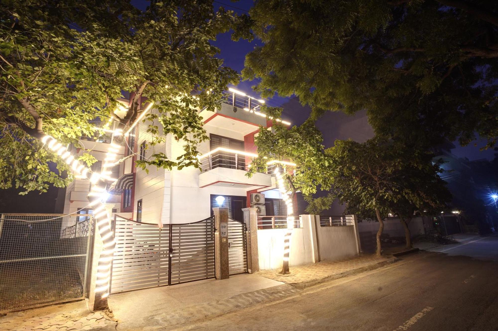 Nexhub Stay - Huda City Centre Gurgaon Buitenkant foto